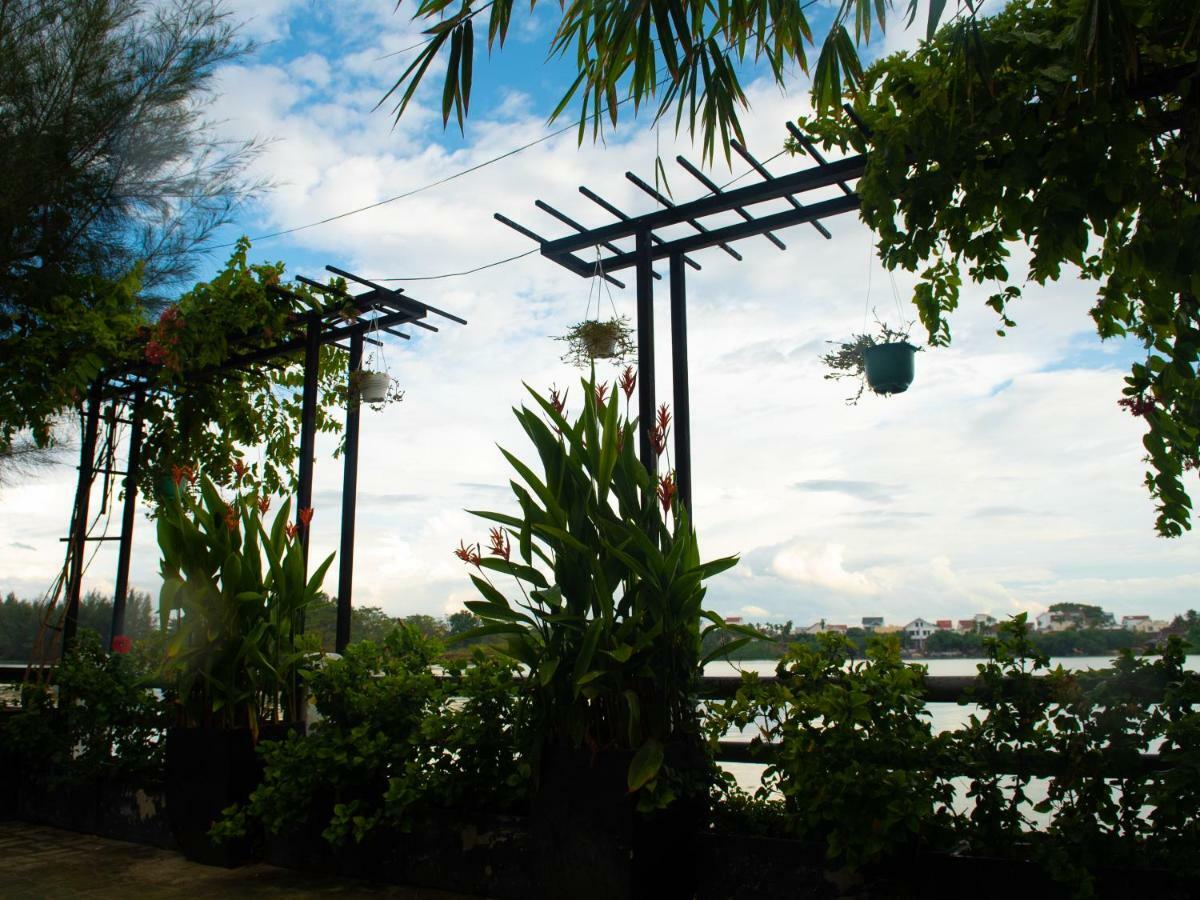 Waterfront Hoi An Resort Bagian luar foto